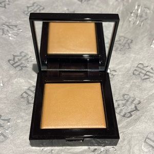 Laura Mercier Secret Blurring Powder for under eyes. Color 2